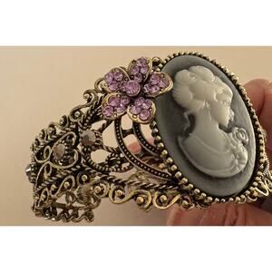 Cameo bracelet and necklaces set of 3 items